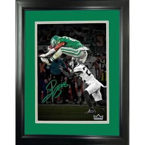 imageFramed Saquon Barkley Philadelphia Eagles Kelly Green Reverse Hurdle Facsimile Laser Engraved Signature Auto 11quotx14quot Football Photo HOFSM Holo
