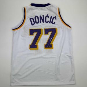imageFacsimile Autographed Luka Doncic Los Angeles LA White Reprint Laser Auto Basketball Jersey Size Mens XL
