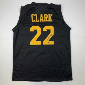 imageFacsimile Autographed Caitlin Clark Iowa Black Reprint Laser Auto College Basketball Jersey Size Mens XL
